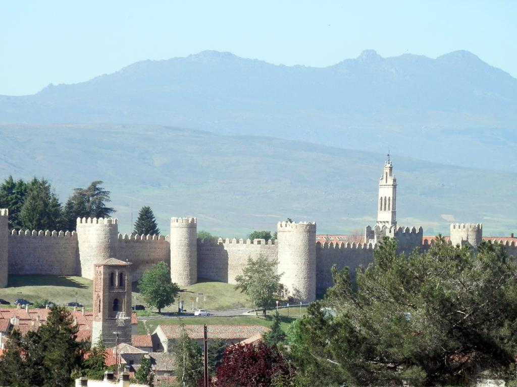 Vut Los Telares Muralla Ávila 객실 사진